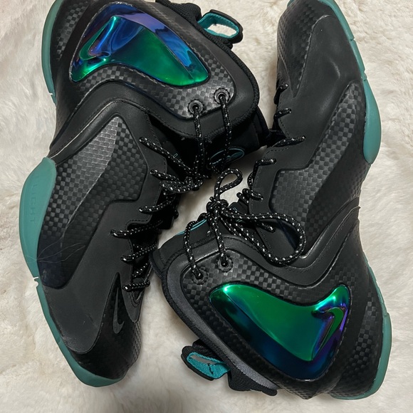 Assorted Nike and Jordan shoes. - Picture 4 of 5